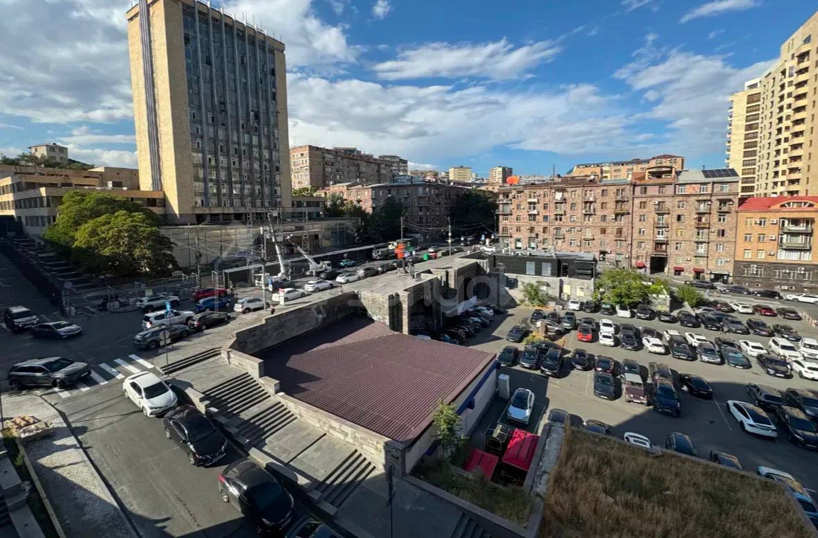 3 Սենյականոց Բնակարան Նորակառույցում, 103քմ, 3/17 հարկ, Կապիտալ Վերանորոգված