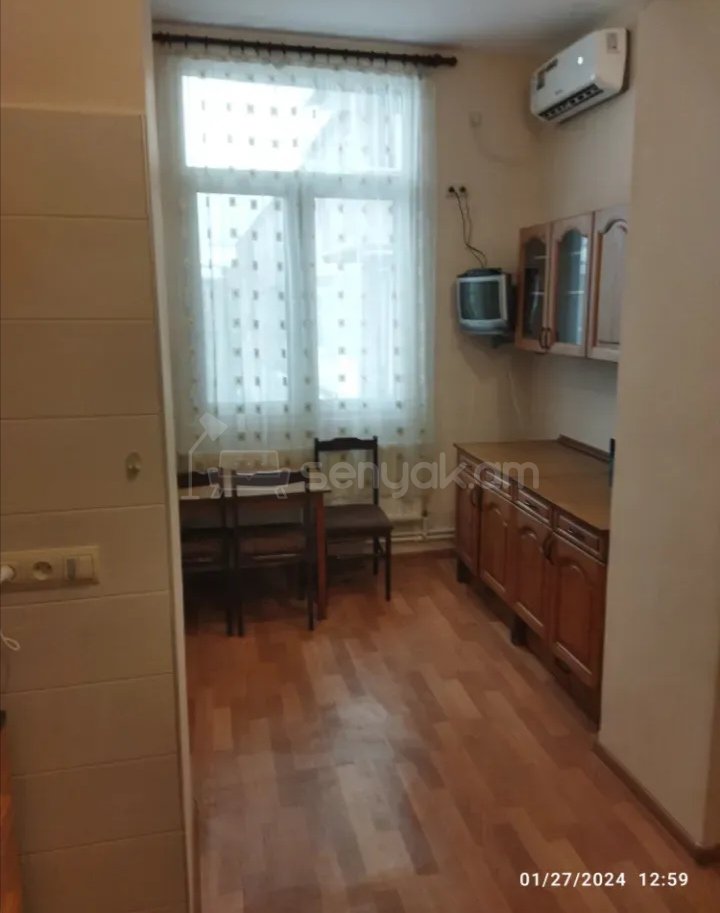 2 Սենյականոց Բնակարան Քարե Շենքում, 60քմ, 4/4 հարկ, Նորմալ Վիճակում, Կահավորված