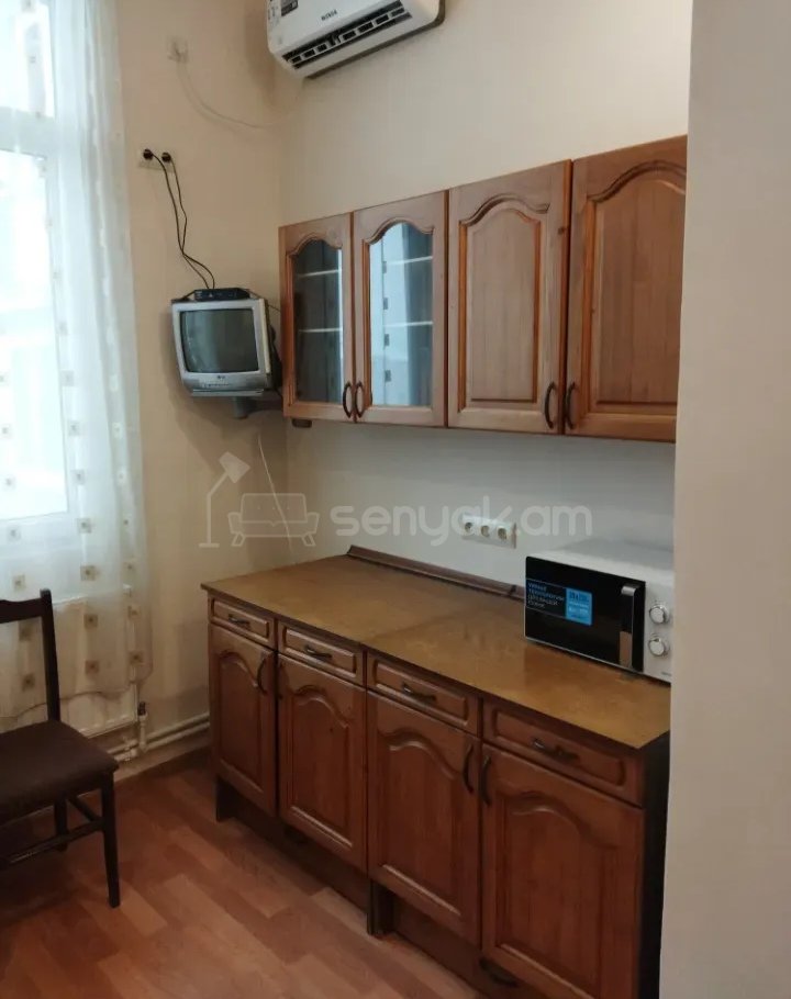 2 Սենյականոց Բնակարան Քարե Շենքում, 60քմ, 4/4 հարկ, Նորմալ Վիճակում, Կահավորված
