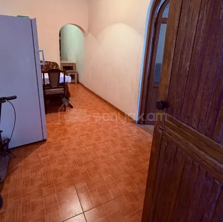 4 Սենյականոց Բնակարան, 78քմ, 1/4 հարկ, Կոսմետիկ Վերանորոգված