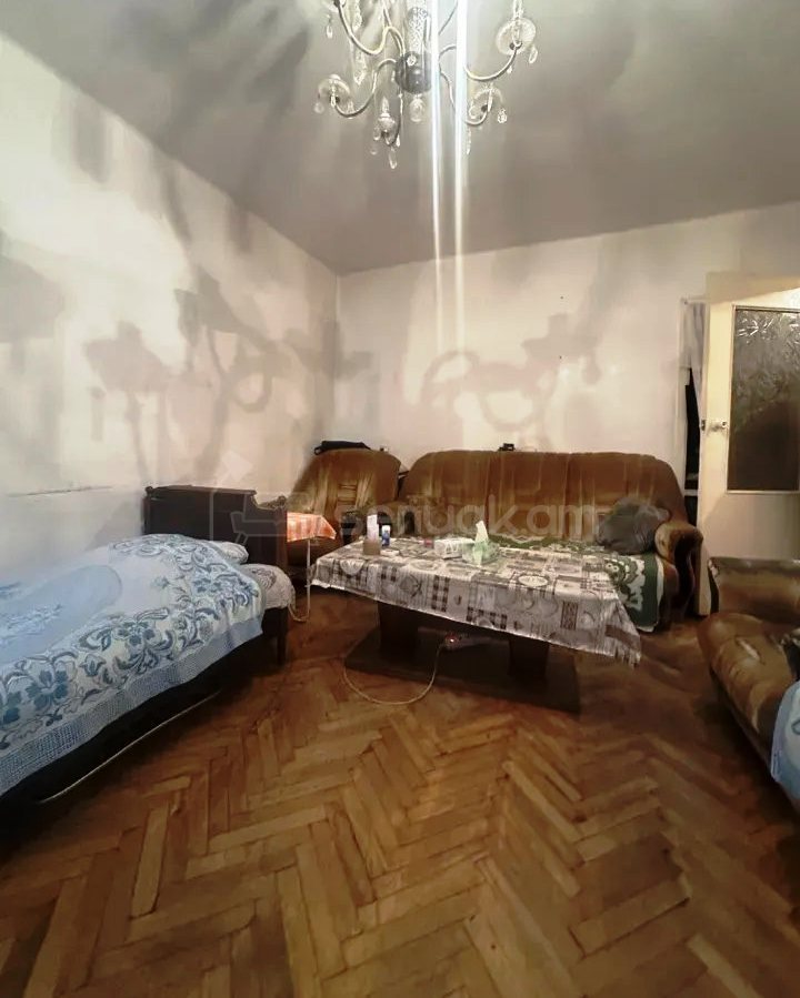 1 Սենյականոց Բնակարան Քարե Շենքում, 30քմ, 1/5 հարկ, Կոսմետիկ Վերանորոգված