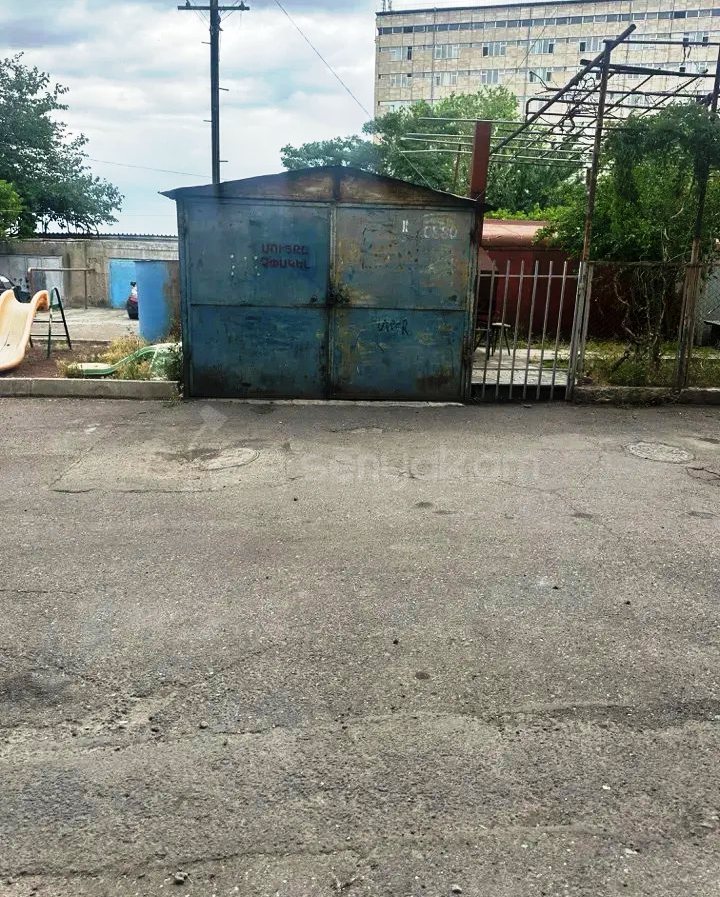 1 Սենյականոց Բնակարան Քարե Շենքում, 30քմ, 1/5 հարկ, Կոսմետիկ Վերանորոգված