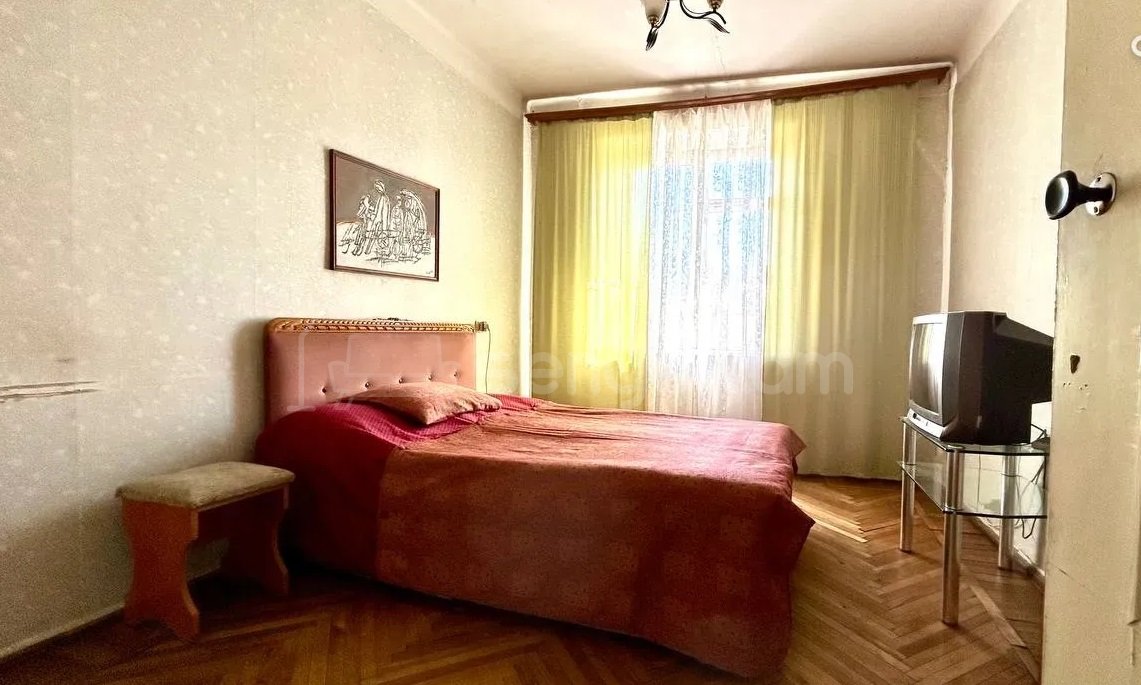 3 Սենյականոց Բնակարան Քարե Շենքում, 87քմ, 5/5 հարկ, Պետական Վիճակում