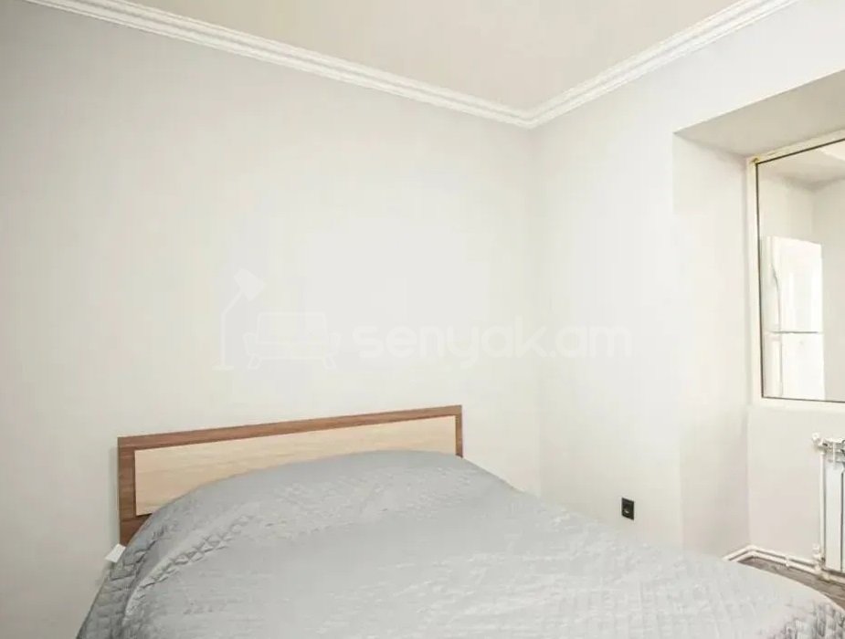 3 Սենյականոց Բնակարան Քարե Շենքում, 67քմ, 4/5 հարկ, Կապիտալ Վերանորոգված