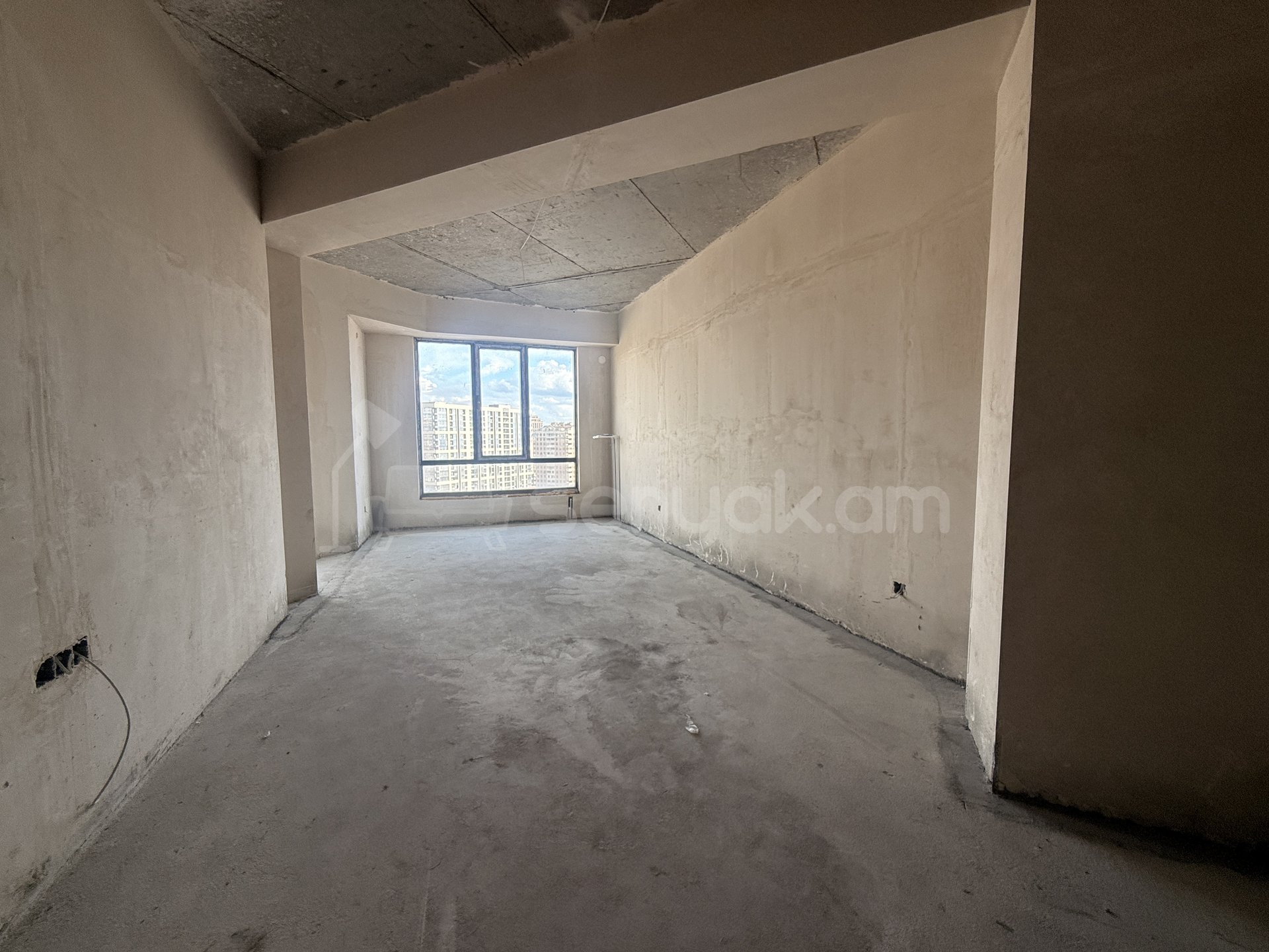4 Սենյականոց Բնակարան Նորակառույցում, 117քմ, 15/16 հարկ, Զրոյական Վիճակում
