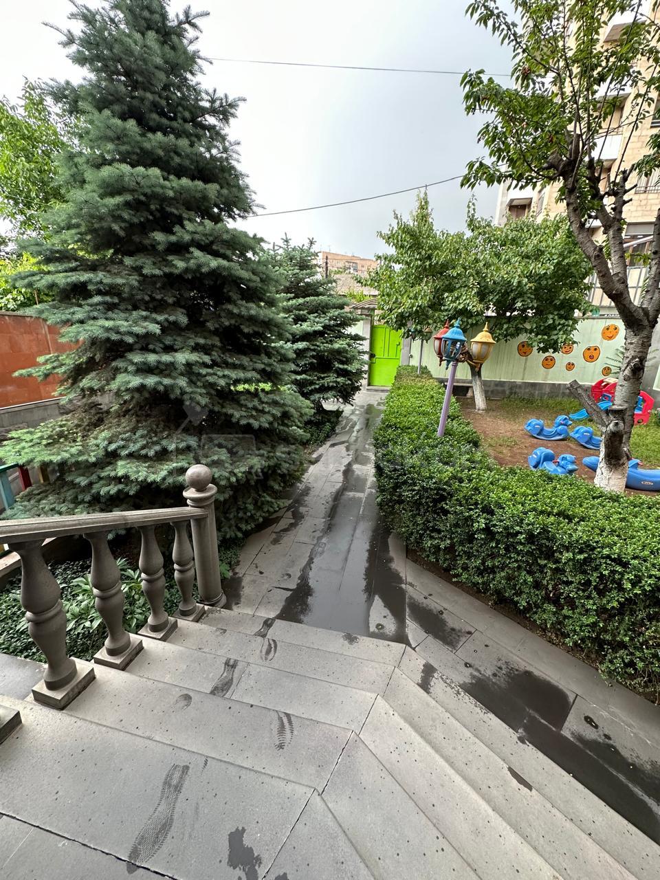 Շենք-Շինություն, 450քմ, Կապիտալ Վերանորոգված