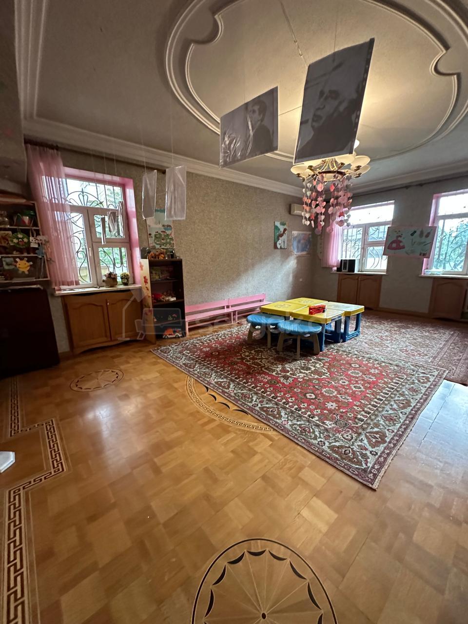 Շենք-Շինություն, 450քմ, Կապիտալ Վերանորոգված