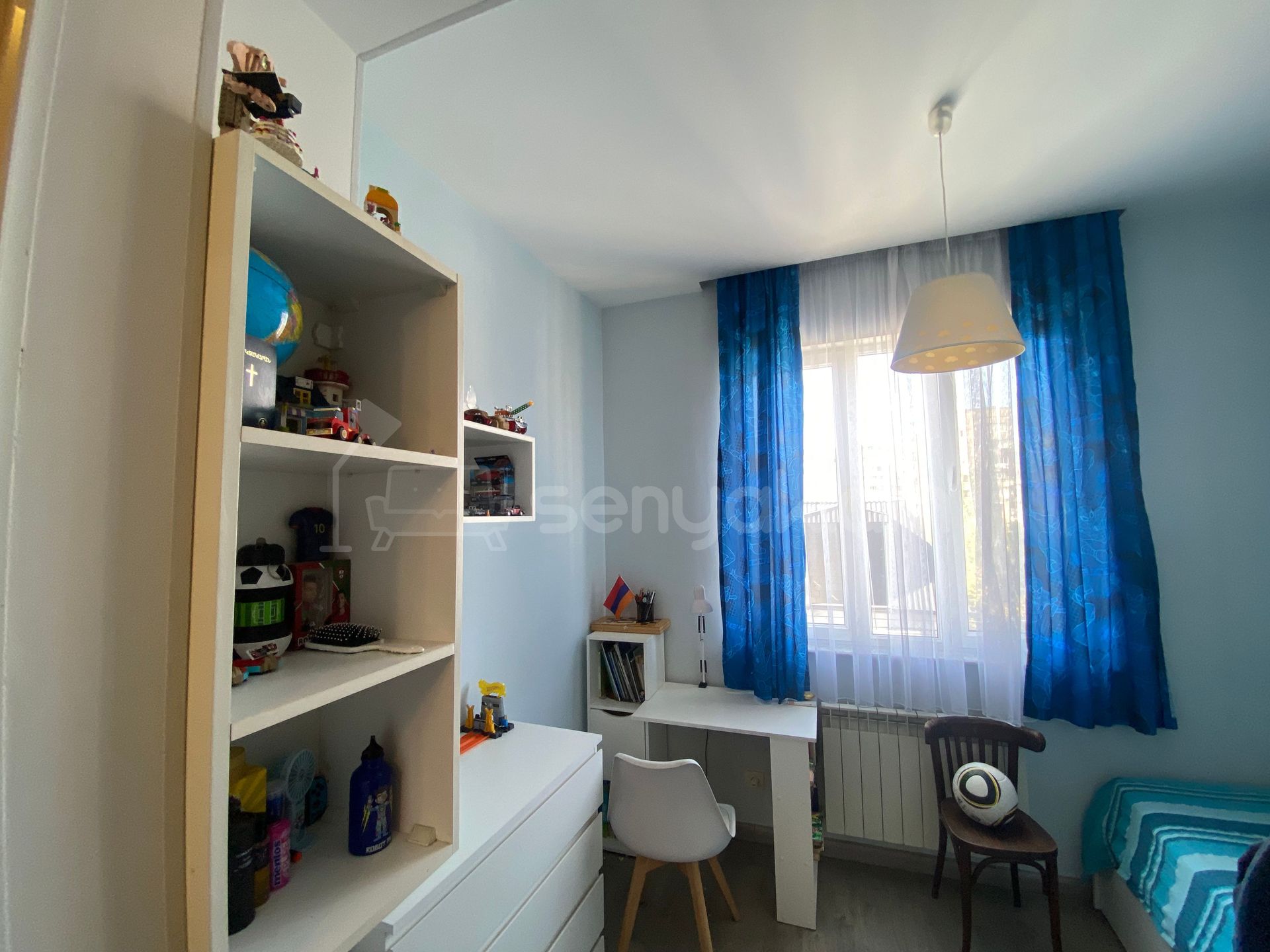 5 Սենյականոց Բնակարան Քարե Շենքում, 89քմ, 3/5 հարկ, Կապիտալ Վերանորոգված