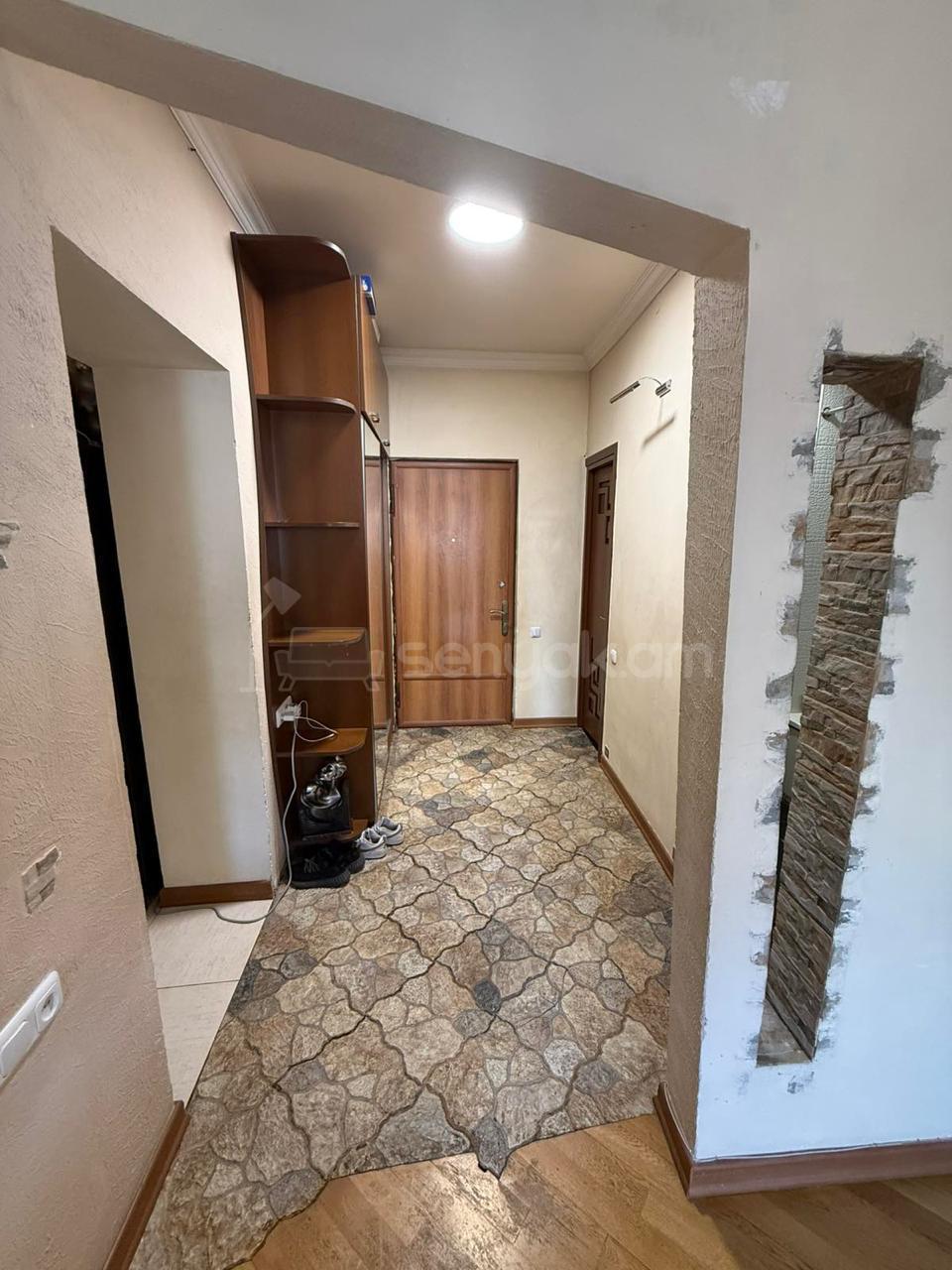 2 Սենյականոց Բնակարան, 50քմ, 2/9 հարկ, Կապիտալ Վերանորոգված, Մասամբ Կահավորված