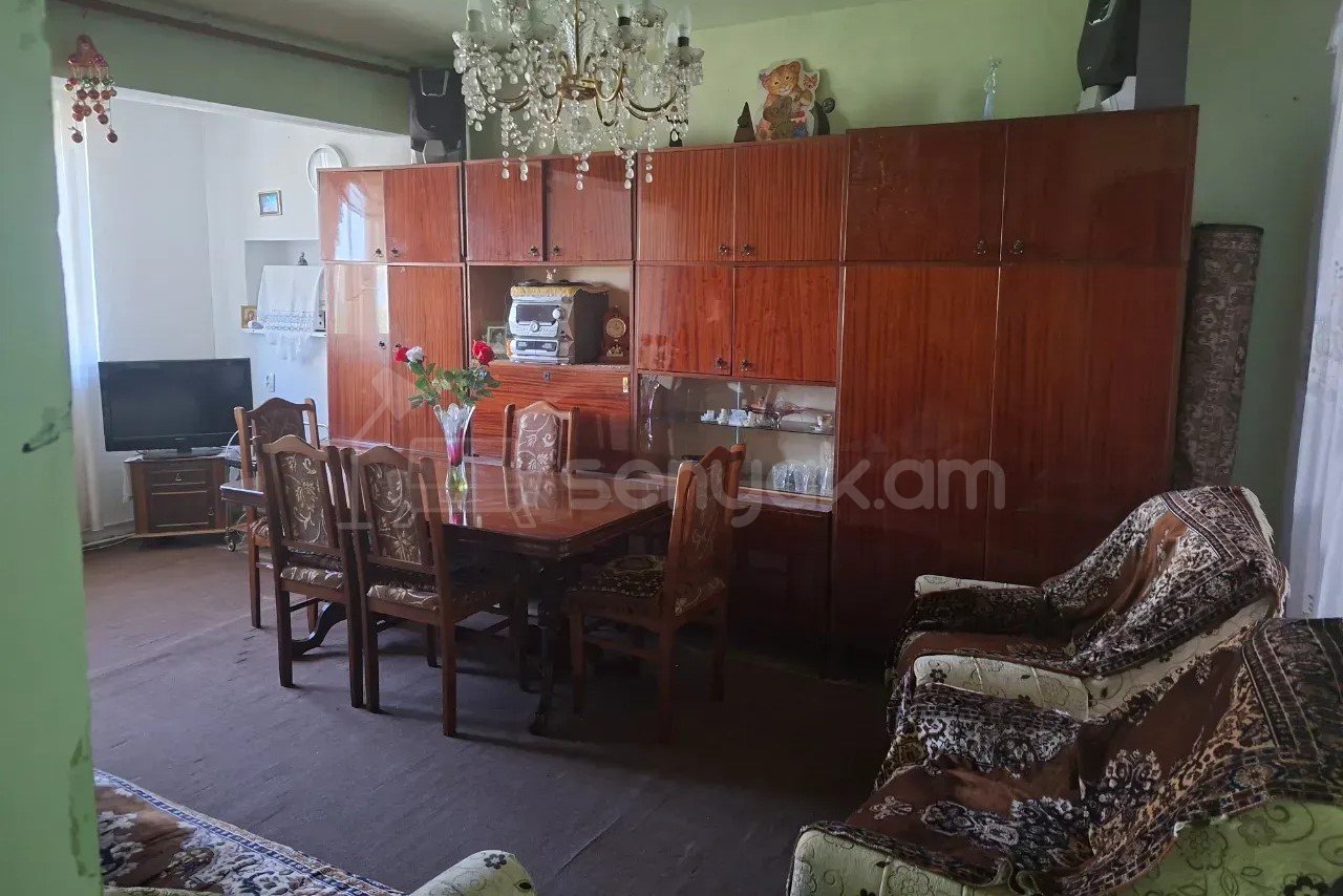 2 Սենյականոց Բնակարան Քարե Շենքում, 48քմ, 4/5 հարկ, Նորմալ Վիճակում