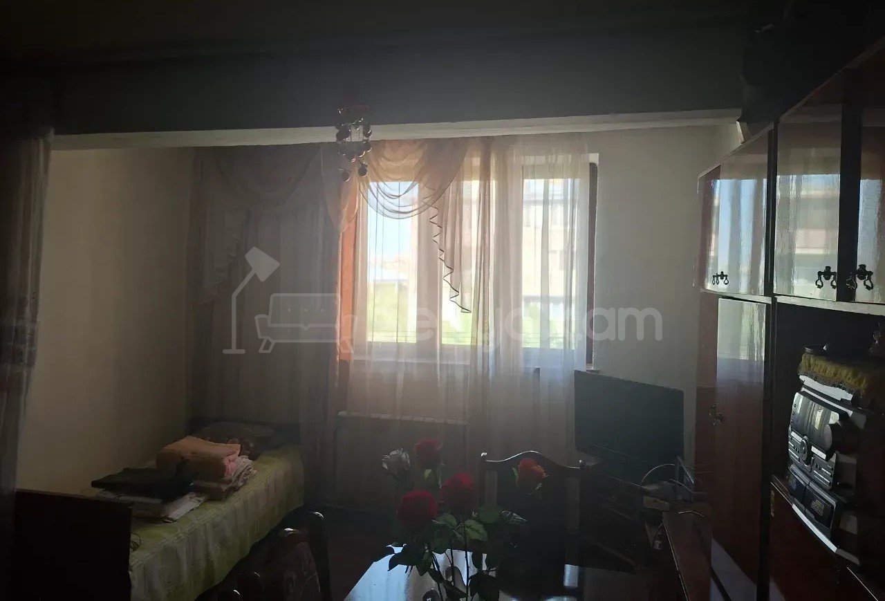 2 Սենյականոց Բնակարան Քարե Շենքում, 48քմ, 4/5 հարկ, Նորմալ Վիճակում