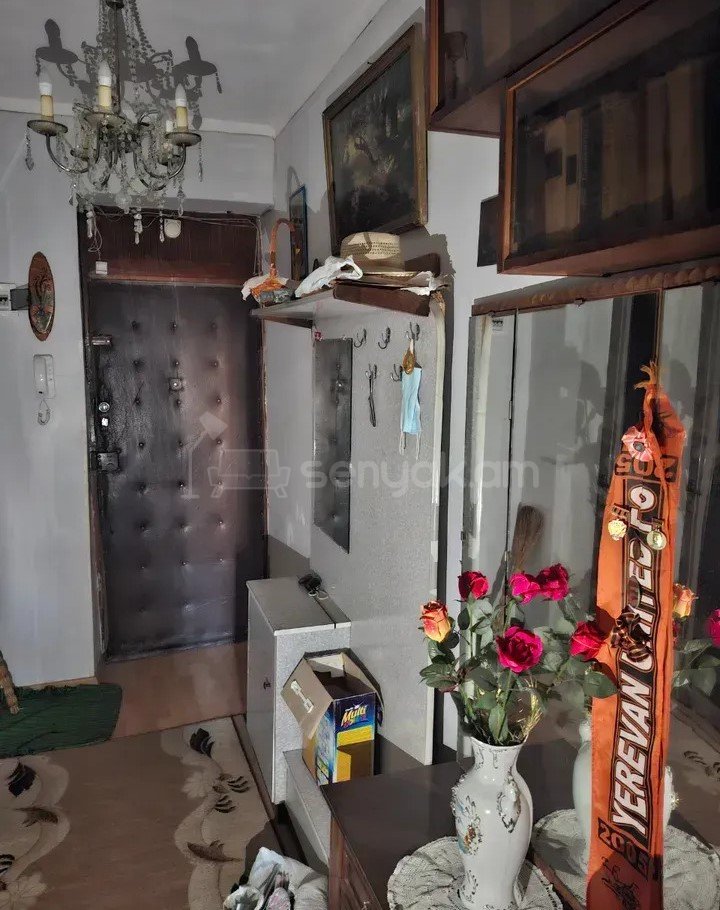 2 Սենյականոց Բնակարան Քարե Շենքում, 48քմ, 4/5 հարկ, Նորմալ Վիճակում