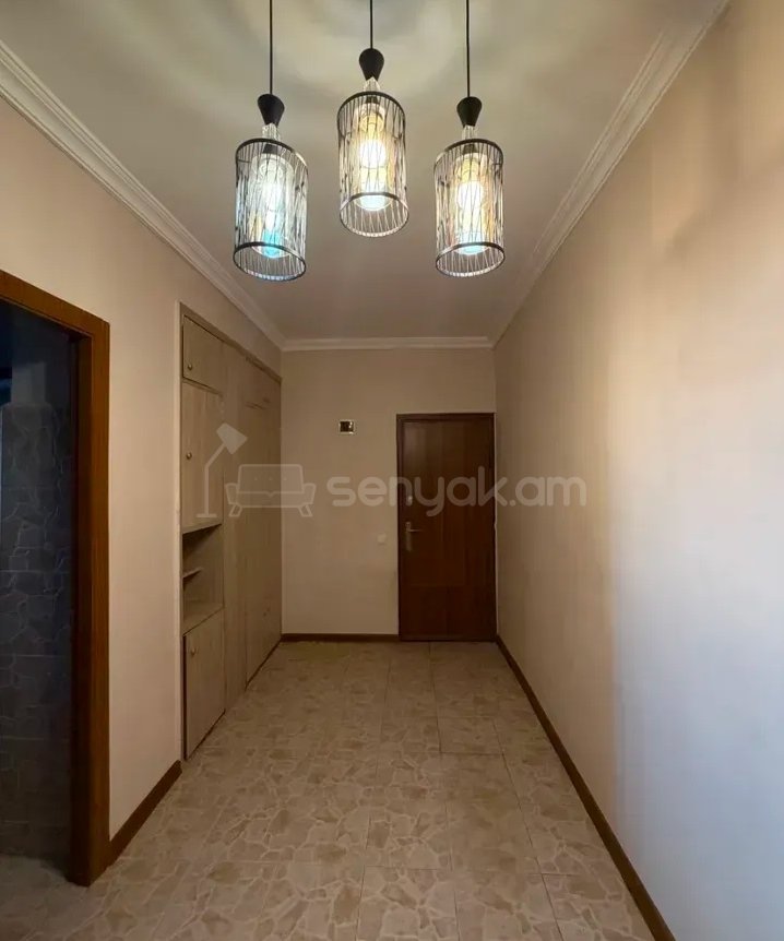 4 Սենյականոց Բնակարան, 84քմ, 1/9 հարկ, Կապիտալ Վերանորոգված