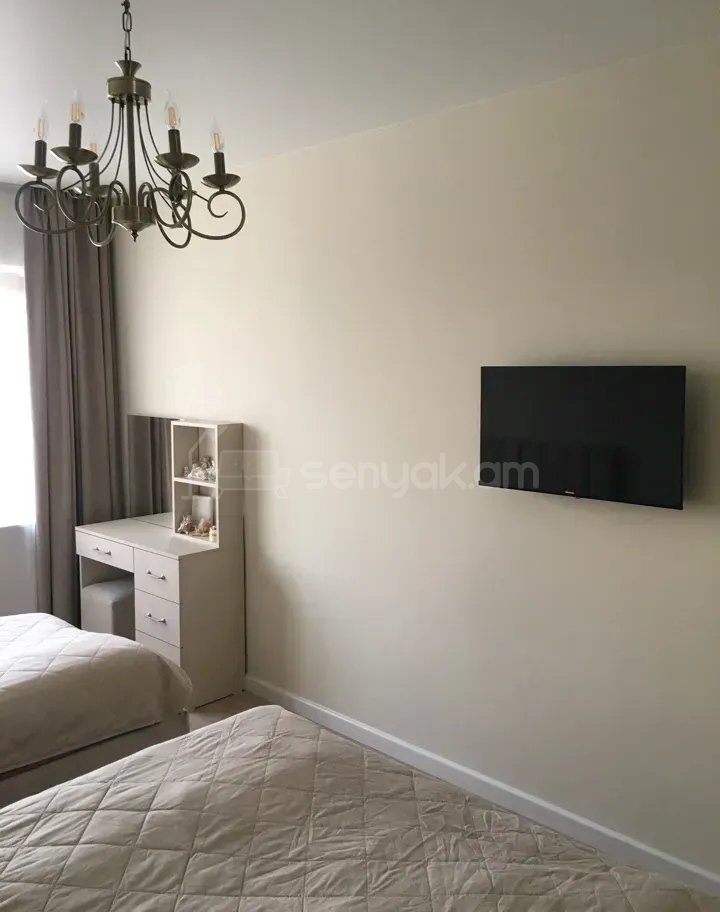 3 Սենյականոց Բնակարան Քարե Շենքում, 70քմ, 4/5 հարկ, Կապիտալ Վերանորոգված