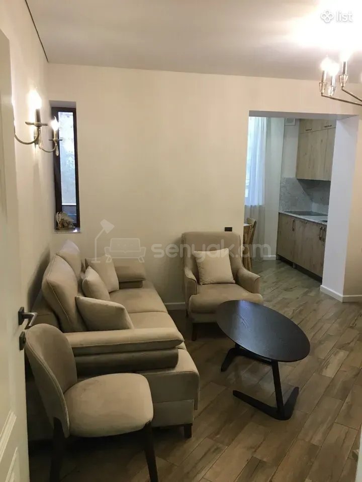 3 Սենյականոց Բնակարան Քարե Շենքում, 70քմ, 4/5 հարկ, Կապիտալ Վերանորոգված