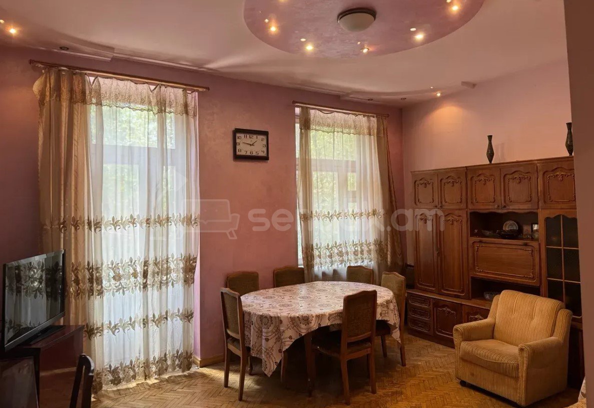 3 Սենյականոց Բնակարան Քարե Շենքում, 130քմ, 2/4 հարկ, Կոսմետիկ Վերանորոգված