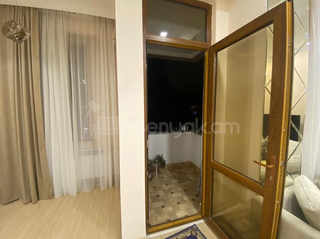 2 Սենյականոց Բնակարան, 73քմ, 8/9 հարկ, Դիզայներական Վերանորոգված, Կահավորված, Արևկող