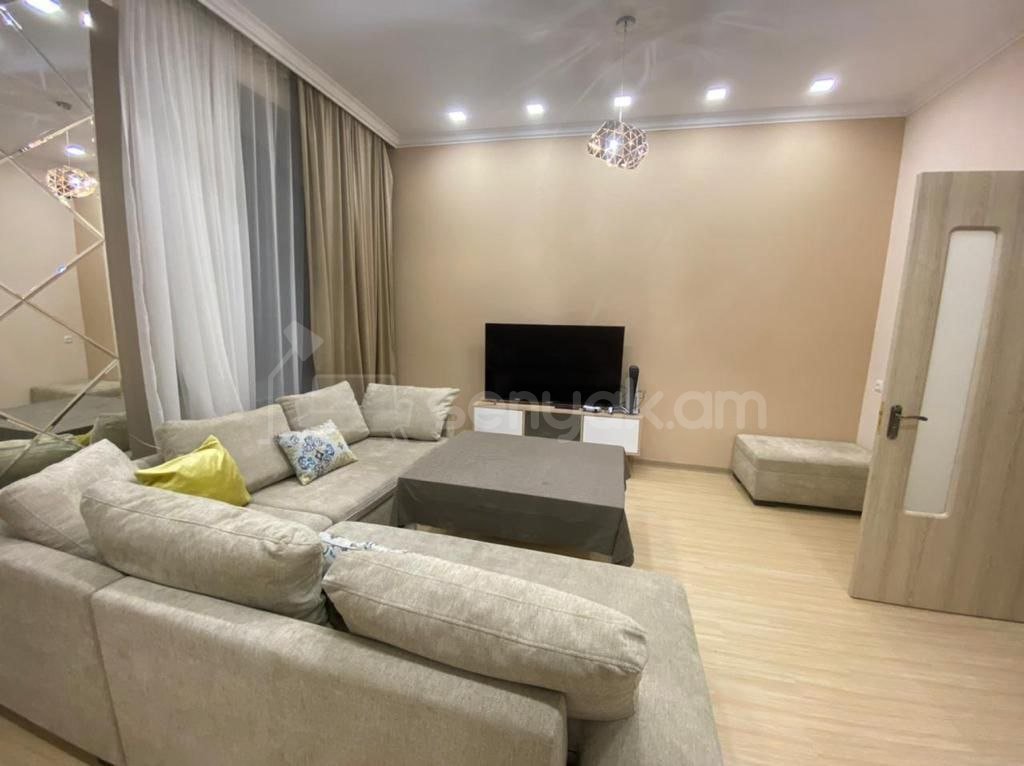 2 Սենյականոց Բնակարան, 73քմ, 8/9 հարկ, Դիզայներական Վերանորոգված, Կահավորված, Արևկող