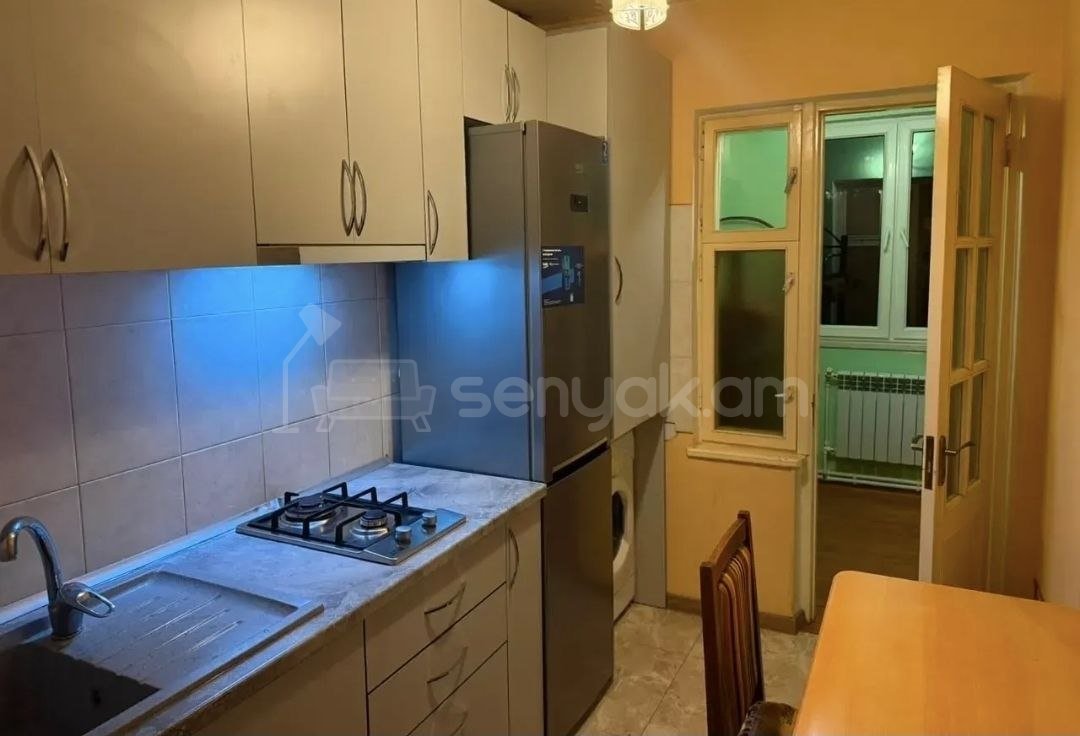 3 Սենյականոց Բնակարան, 45քմ, 2/9 հարկ, Նորմալ Վիճակում, Կահավորված, Արևկող