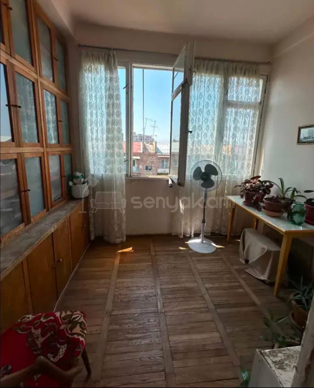 2 Սենյականոց Բնակարան Քարե Շենքում, 56քմ, 5/5 հարկ, Նորմալ Վիճակում