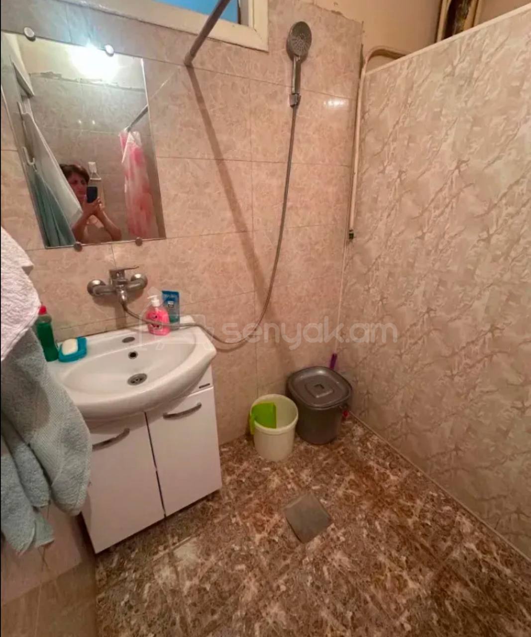 2 Սենյականոց Բնակարան Քարե Շենքում, 56քմ, 5/5 հարկ, Նորմալ Վիճակում