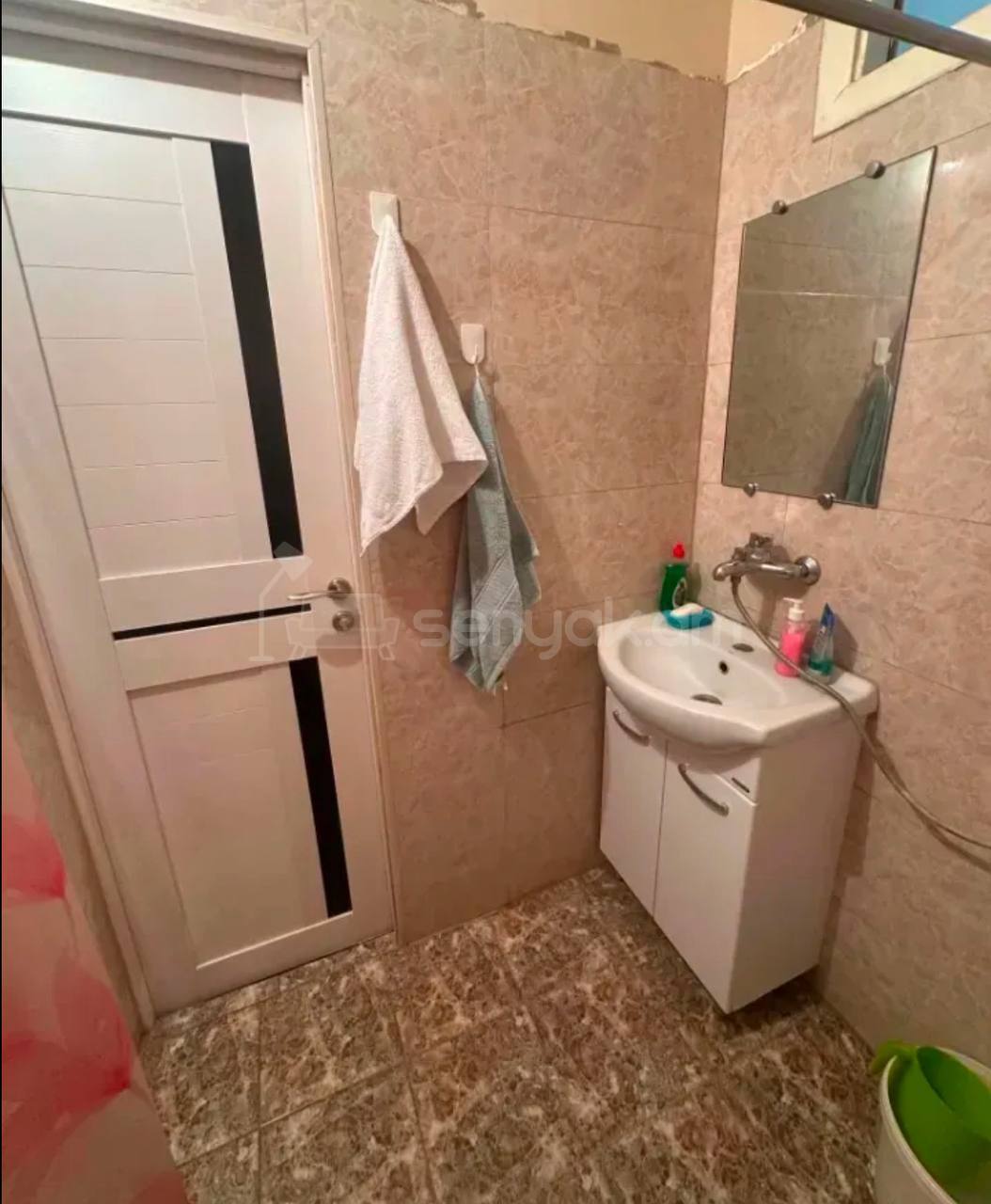 2 Սենյականոց Բնակարան Քարե Շենքում, 56քմ, 5/5 հարկ, Նորմալ Վիճակում
