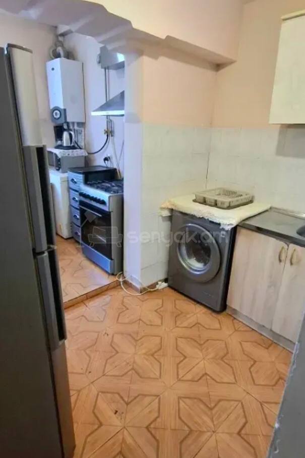 3 Սենյականոց Բնակարան Քարե Շենքում, 57քմ, 1/4 հարկ, Կոսմետիկ Վերանորոգված