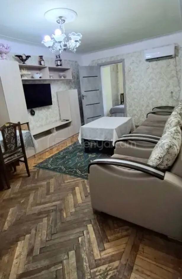 3 Սենյականոց Բնակարան Քարե Շենքում, 57քմ, 1/4 հարկ, Կոսմետիկ Վերանորոգված