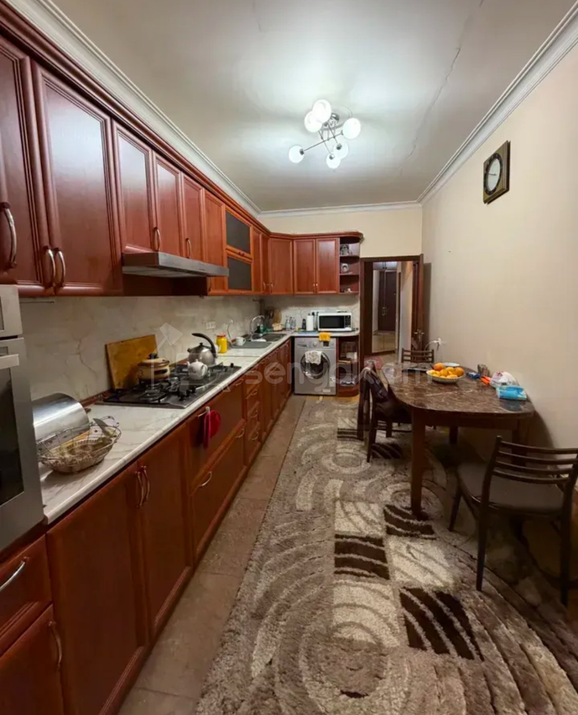 3 Սենյականոց Բնակարան Քարե Շենքում, 129քմ, 1/6 հարկ, Կապիտալ Վերանորոգված, Կահավորված