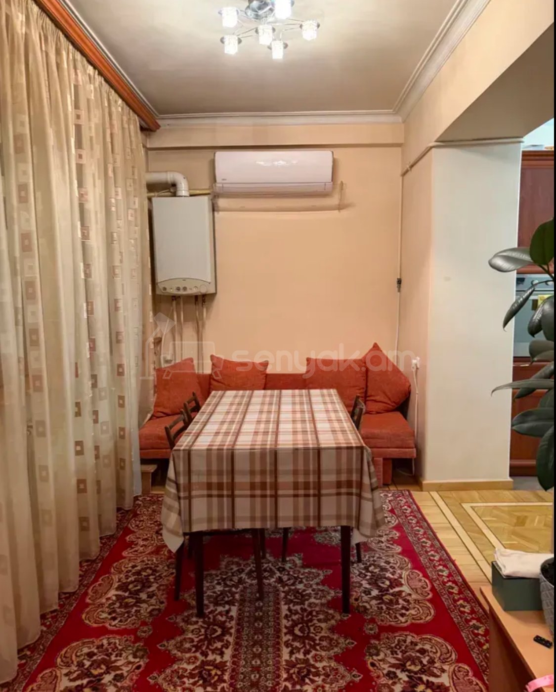3 Սենյականոց Բնակարան Քարե Շենքում, 129քմ, 1/6 հարկ, Կապիտալ Վերանորոգված, Կահավորված