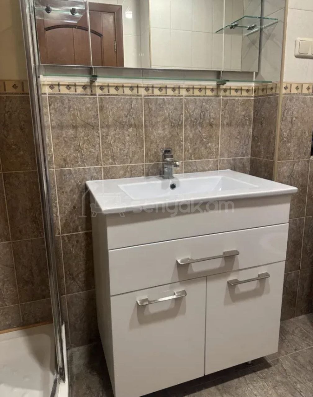 2 Սենյականոց Բնակարան Քարե Շենքում, 42քմ, 3/8 հարկ, Կապիտալ Վերանորոգված, Կահավորված, Արևկող