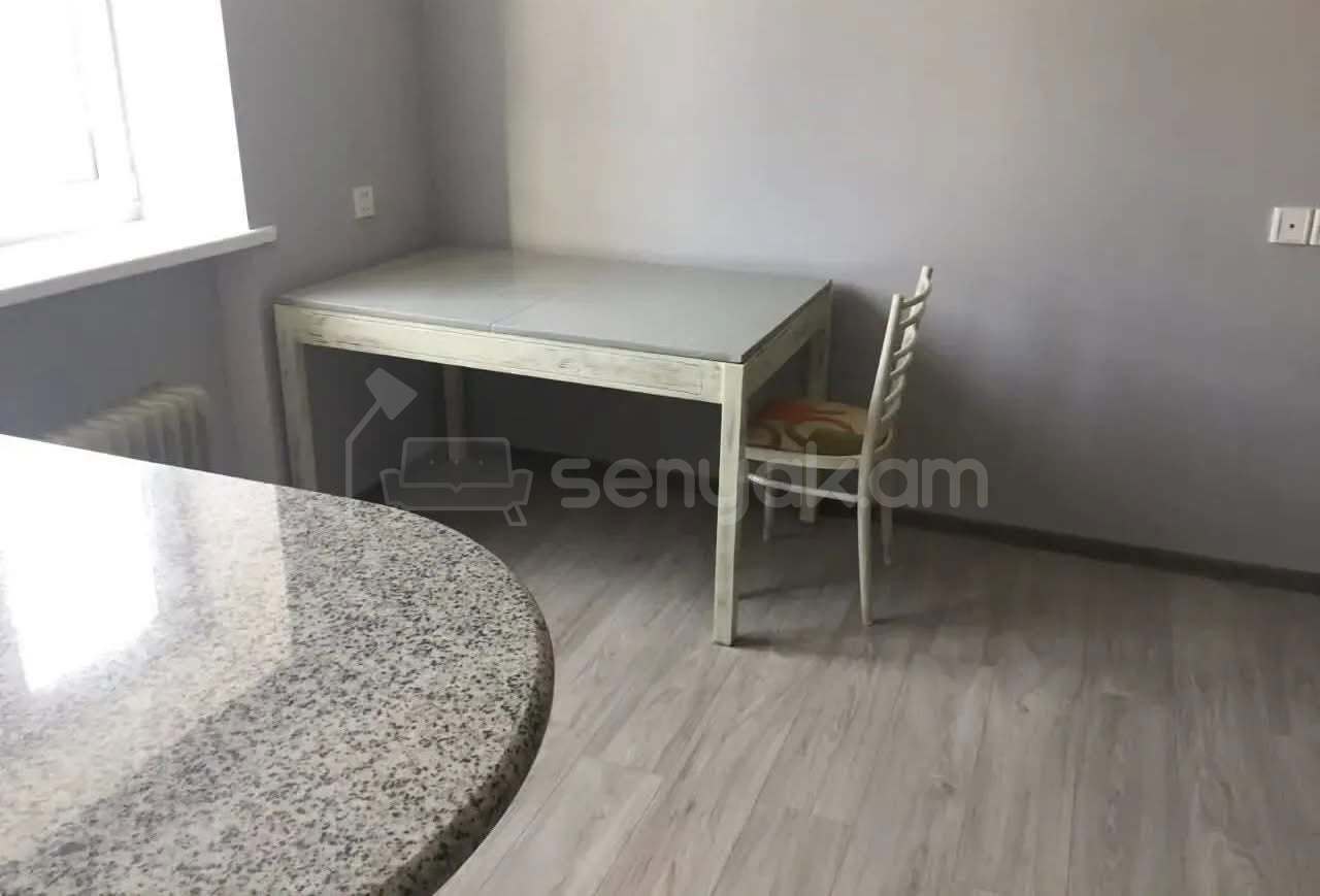 1 Սենյականոց Բնակարան Քարե Շենքում, 30քմ, 3/4 հարկ, Կապիտալ Վերանորոգված