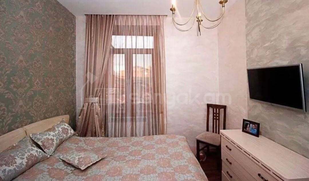 3 Սենյականոց Բնակարան Քարե Շենքում, 71քմ, 5/5 հարկ, Կապիտալ Վերանորոգված