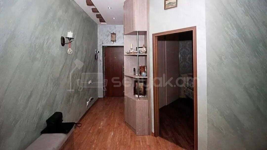 3 Սենյականոց Բնակարան Քարե Շենքում, 71քմ, 5/5 հարկ, Կապիտալ Վերանորոգված