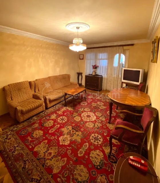2 Սենյականոց Բնակարան Քարե Շենքում, 71քմ, 4/5 հարկ, Նորմալ Վիճակում