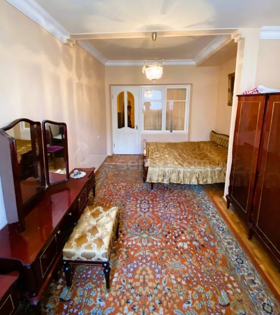 2 Սենյականոց Բնակարան Քարե Շենքում, 71քմ, 4/5 հարկ, Նորմալ Վիճակում
