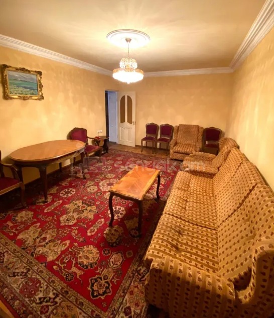 2 Սենյականոց Բնակարան Քարե Շենքում, 71քմ, 4/5 հարկ, Նորմալ Վիճակում