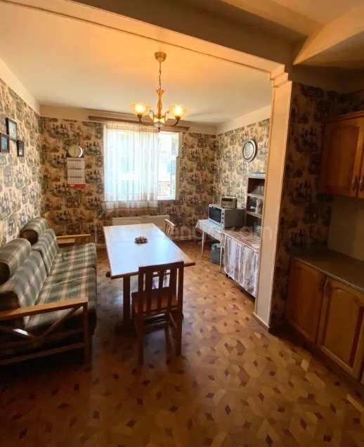2 Սենյականոց Բնակարան Քարե Շենքում, 71քմ, 4/5 հարկ, Նորմալ Վիճակում