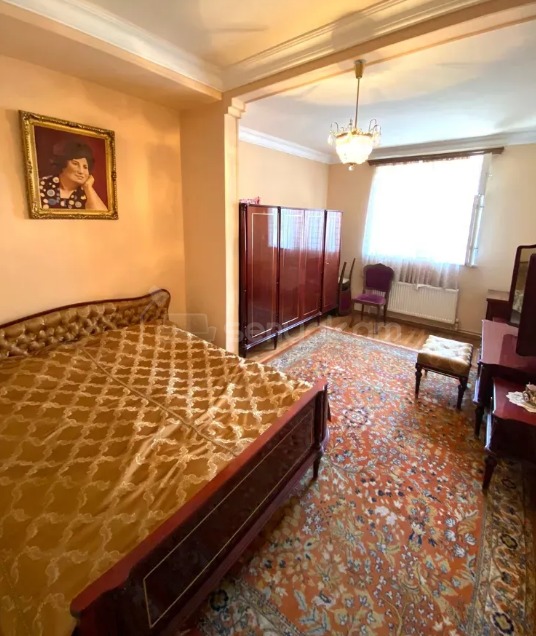 2 Սենյականոց Բնակարան Քարե Շենքում, 71քմ, 4/5 հարկ, Կապիտալ Վերանորոգված