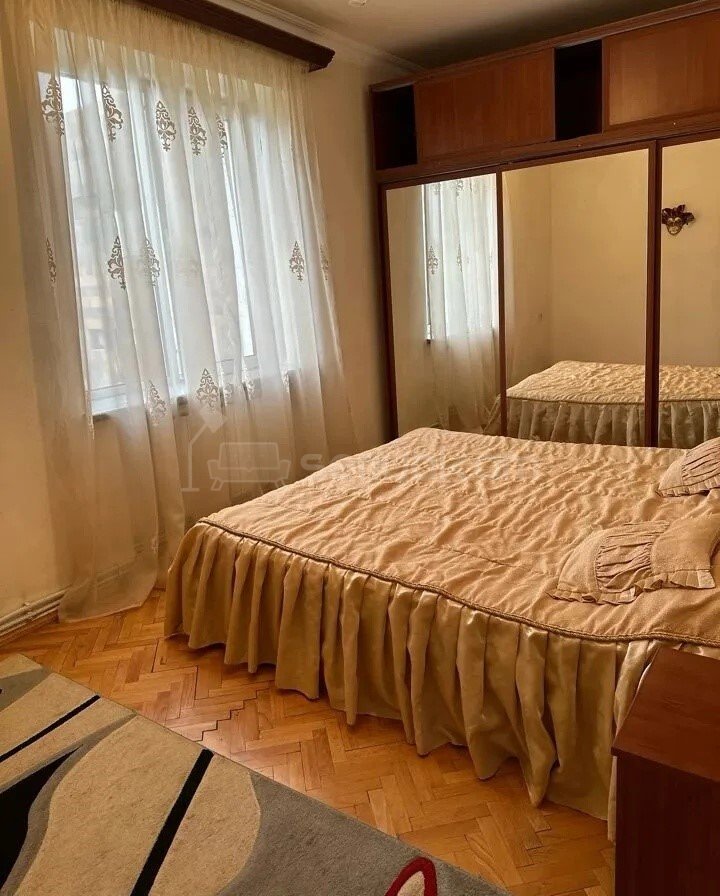 3 Սենյականոց Բնակարան Քարե Շենքում, 77քմ, 4/5 հարկ, Կապիտալ Վերանորոգված