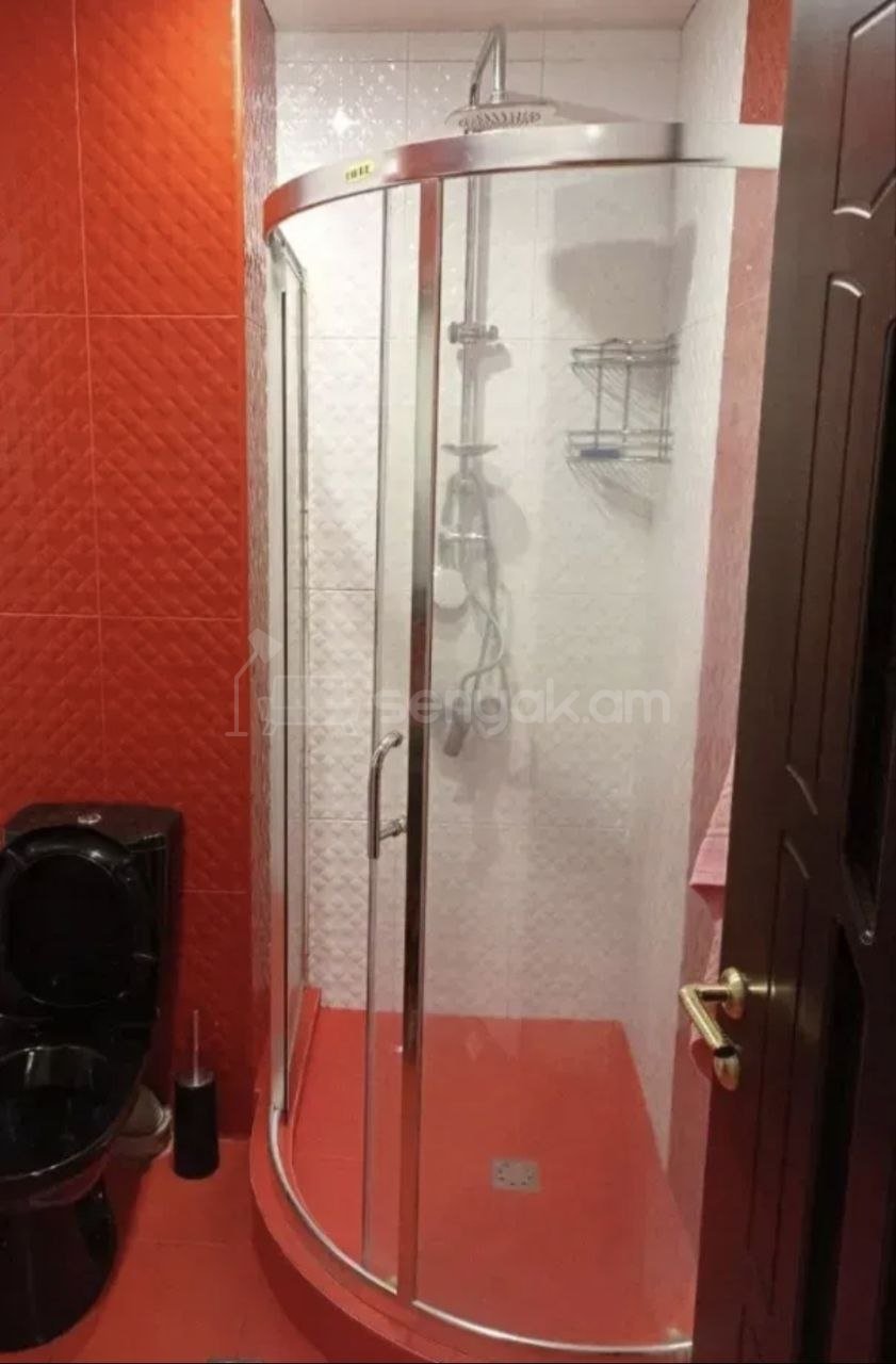 2 Սենյականոց Բնակարան Քարե Շենքում, 61քմ, 3/5 հարկ, Կապիտալ Վերանորոգված, Կահավորված, Արևկող