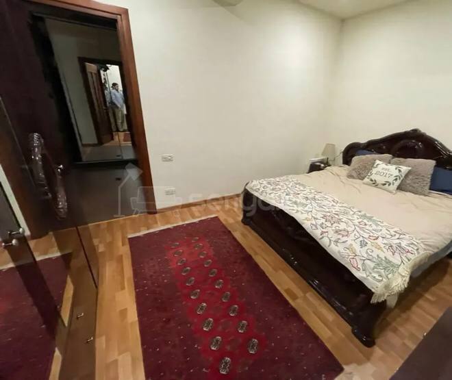 3 Սենյականոց Բնակարան Քարե Շենքում, 90քմ, 1/5 հարկ, Կոսմետիկ Վերանորոգված, Կահավորված