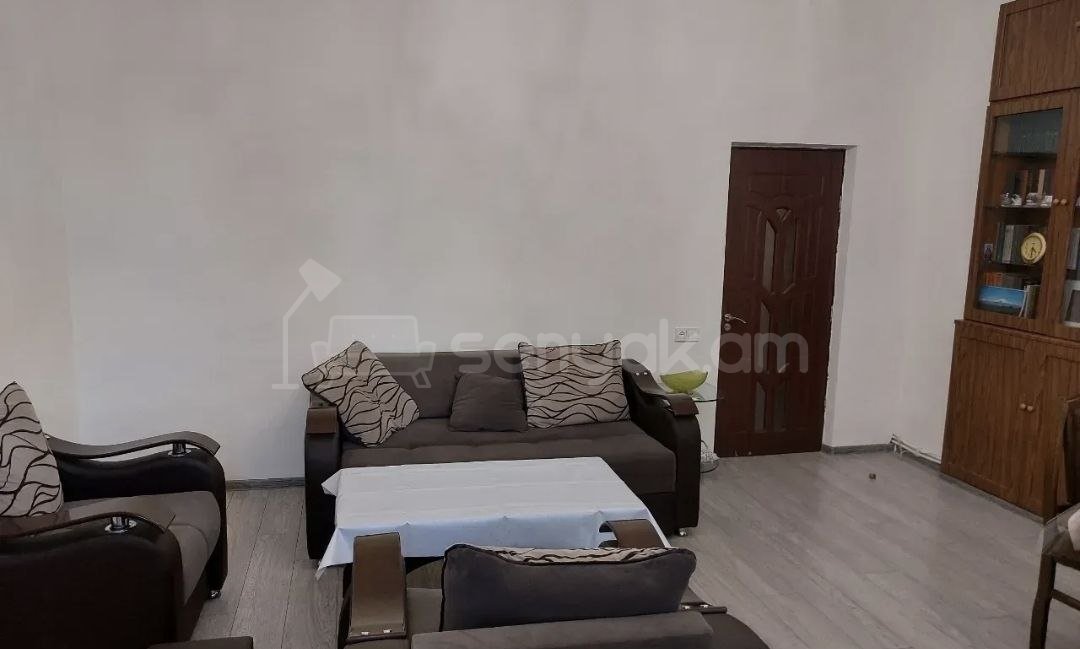 3 Սենյականոց Բնակարան Քարե Շենքում, 78քմ, 2/4 հարկ, Կապիտալ Վերանորոգված, Կահավորված, Արևկող