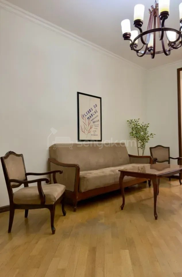 3 Սենյականոց Բնակարան Քարե Շենքում, 83քմ, 2/5 հարկ, Կապիտալ Վերանորոգված