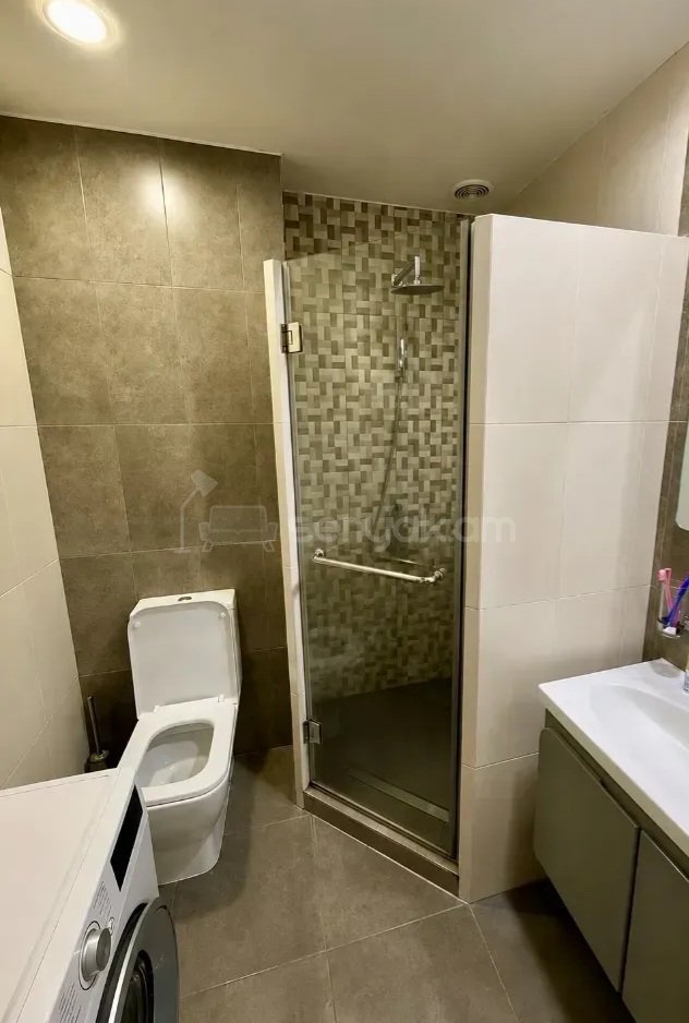 3 Սենյականոց Բնակարան Քարե Շենքում, 83քմ, 2/5 հարկ, Կապիտալ Վերանորոգված