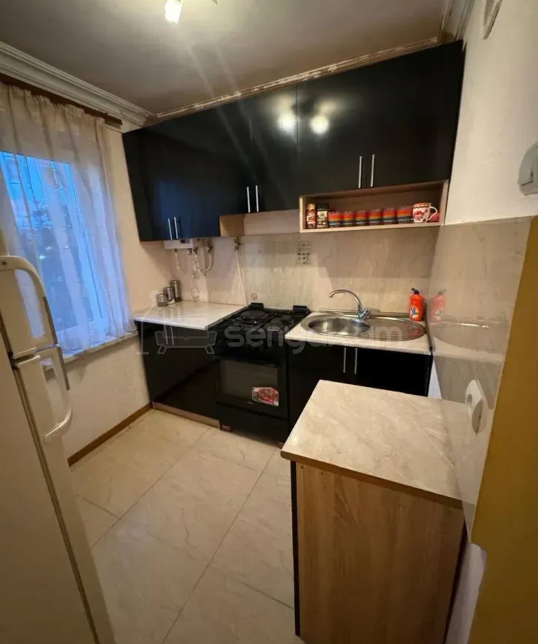 2 Սենյականոց Բնակարան Քարե Շենքում, 40քմ, 4/4 հարկ, Կապիտալ Վերանորոգված, Կահավորված