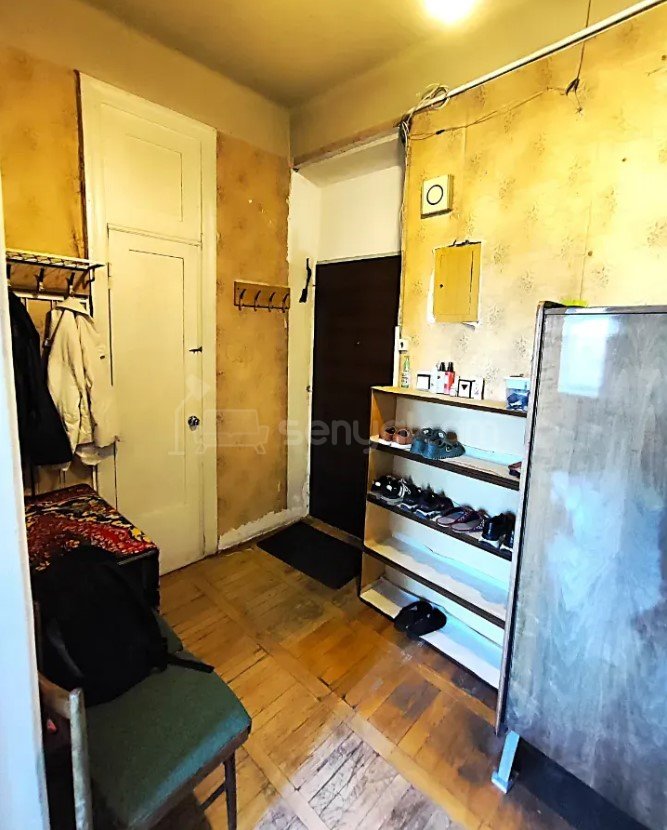 2 Սենյականոց Բնակարան Քարե Շենքում, 49քմ, 1/5 հարկ, Պետական Վիճակում