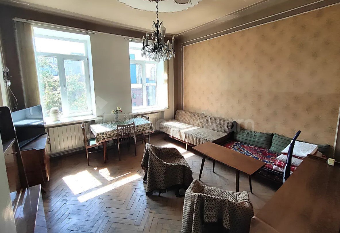 2 Սենյականոց Բնակարան Քարե Շենքում, 49քմ, 1/5 հարկ, Պետական Վիճակում