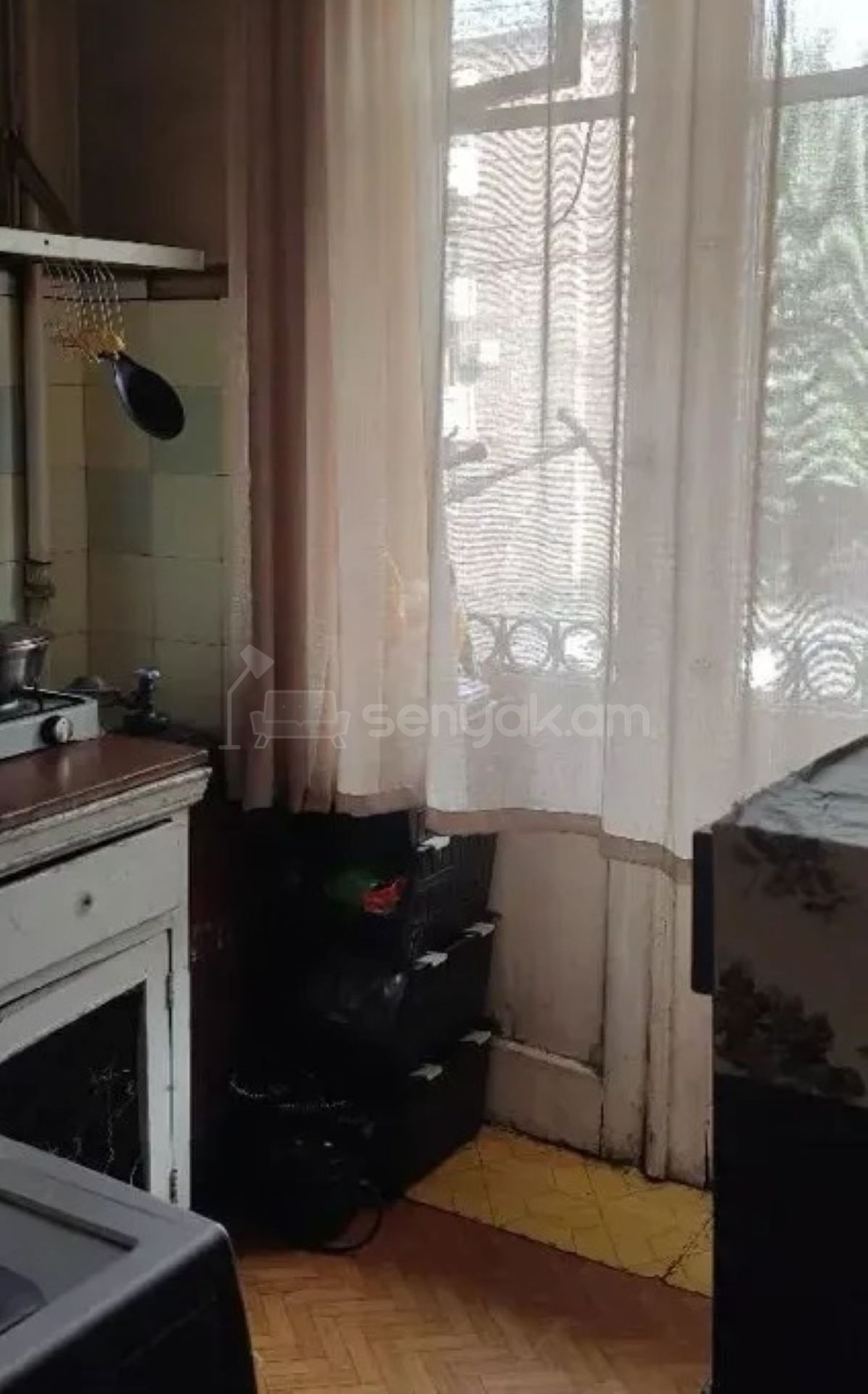 1 Սենյականոց Բնակարան Քարե Շենքում, 32քմ, 2/4 հարկ, Պետական Վիճակում