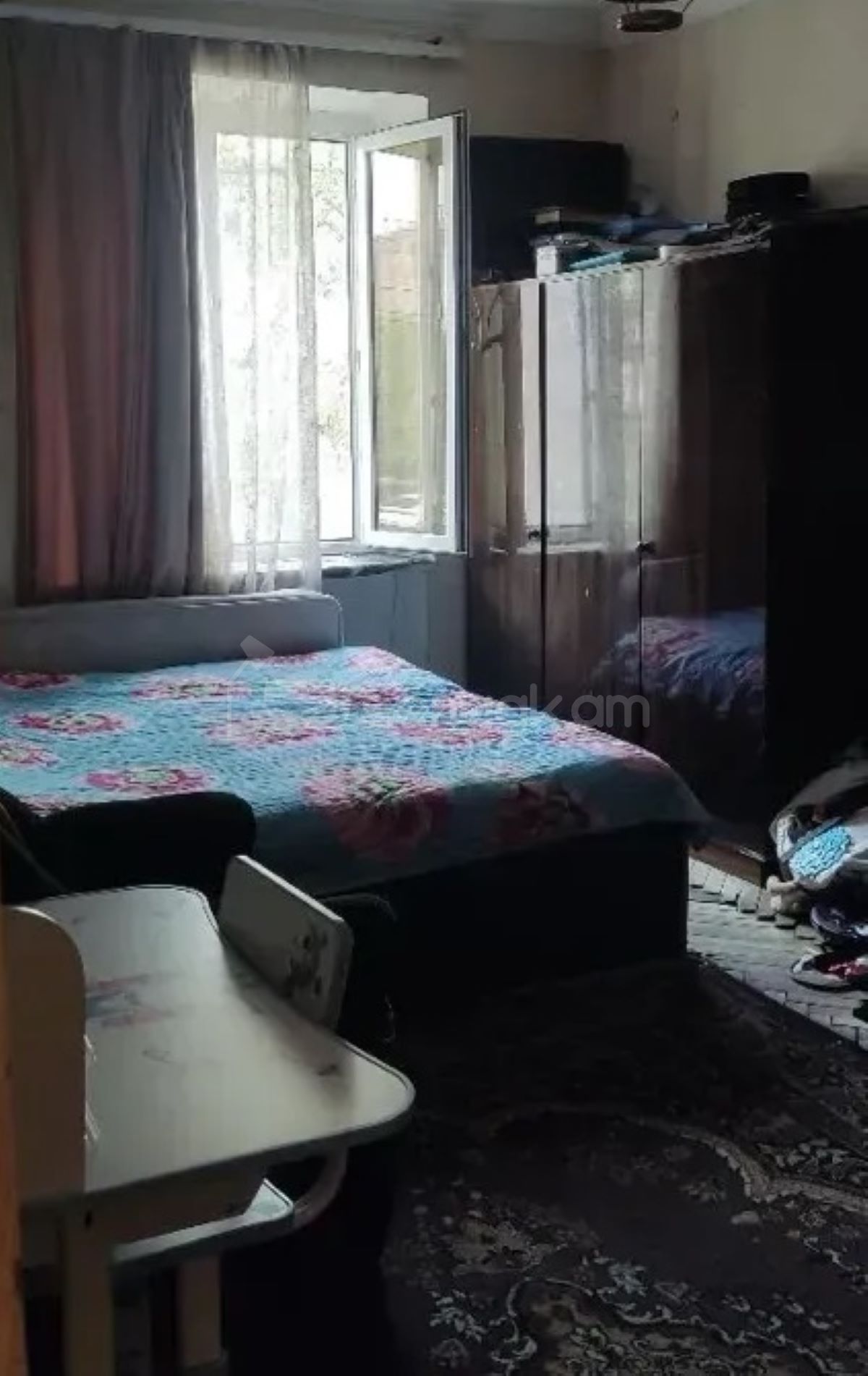 1 Սենյականոց Բնակարան Քարե Շենքում, 32քմ, 2/4 հարկ, Պետական Վիճակում